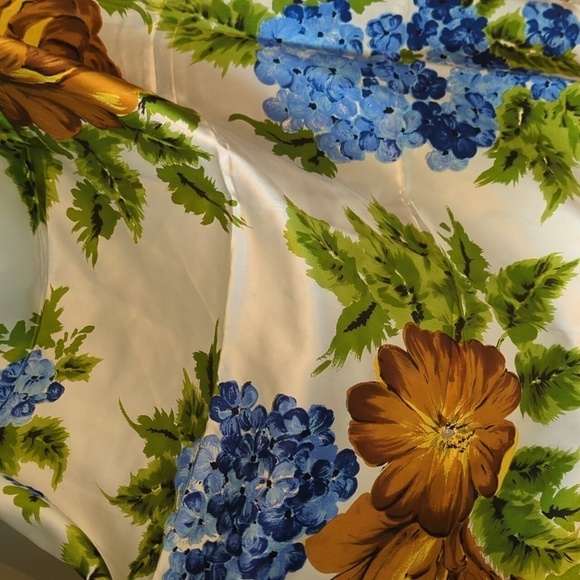 Vintage floral scarf square - Picture 4 of 4